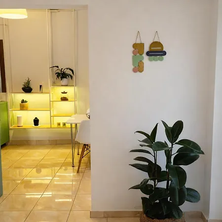 Апартаменти Gardenia Maisonette Rooftop Old Town View